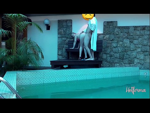 ❤️ Bos mengundang pelayan ke kolam renang, tetapi tidak bisa menahan panas ️ Hanya porno pada kami id.yespornpics.ru ️❤